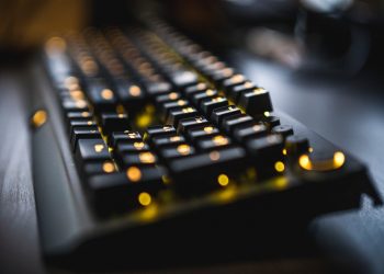 The benefits of upgrading to a PC gaming desk