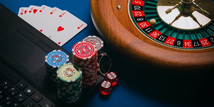 Advantages of online gambling games