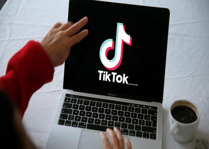 TikTok without an account on a PC